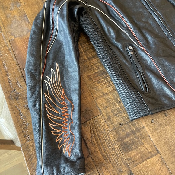 Harley Davidson Women's
Embroidered Wings Leather
Riding Jacket - Picture 4 of 7